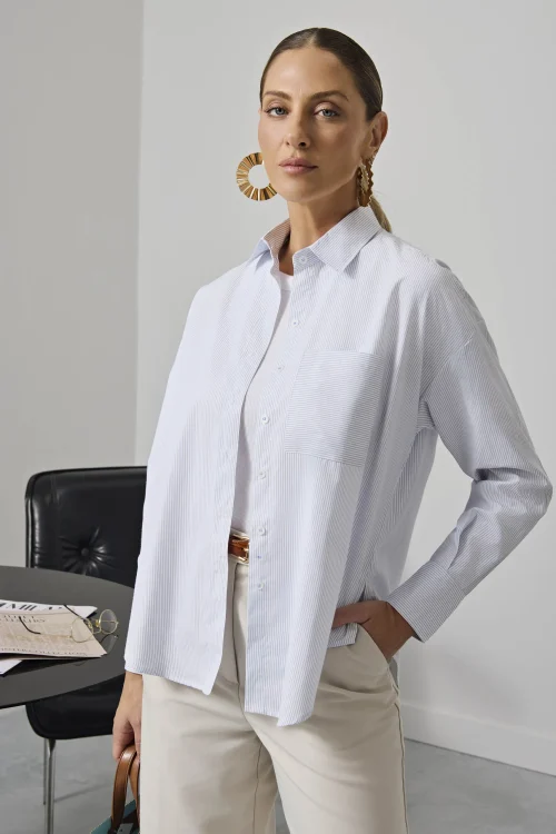 Camisa Feminina Cassie Oversize Listrada Branca
